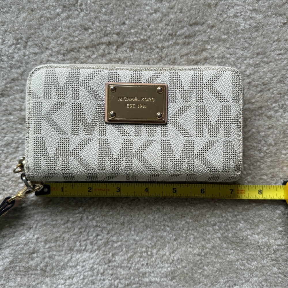 Michael Kors wristlet